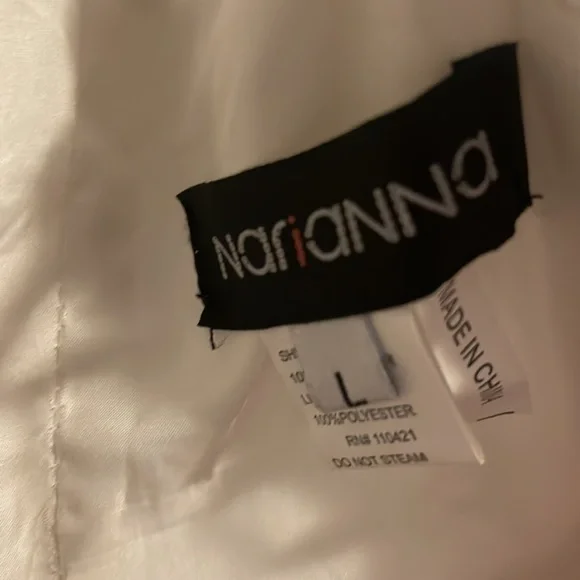 Beautiful Mermaid Lace and Tulle Wedding Dress - Picture 7 of 10